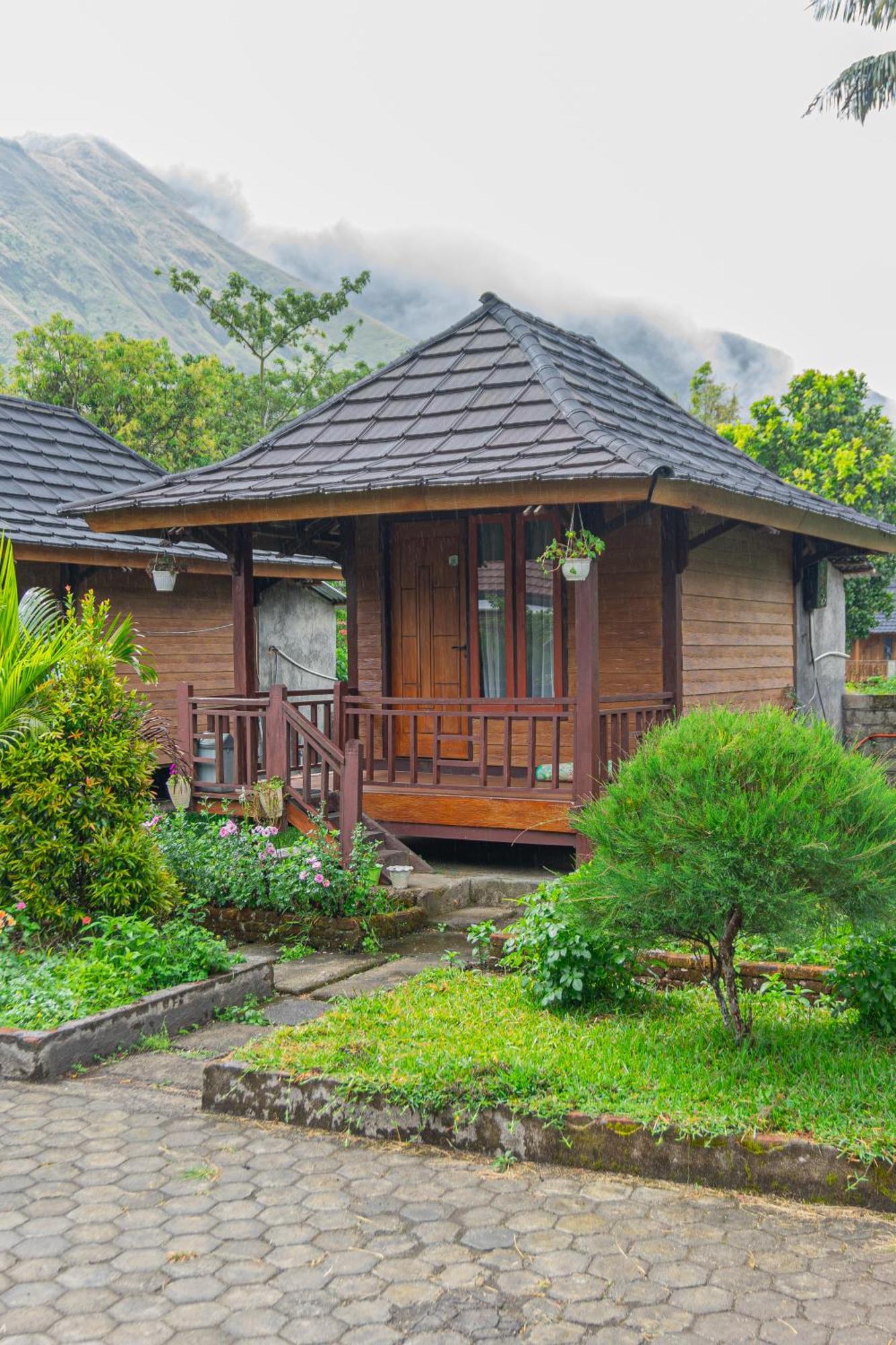 Puncak Rinjani Lodge 셈바룬 라왕 외부 사진